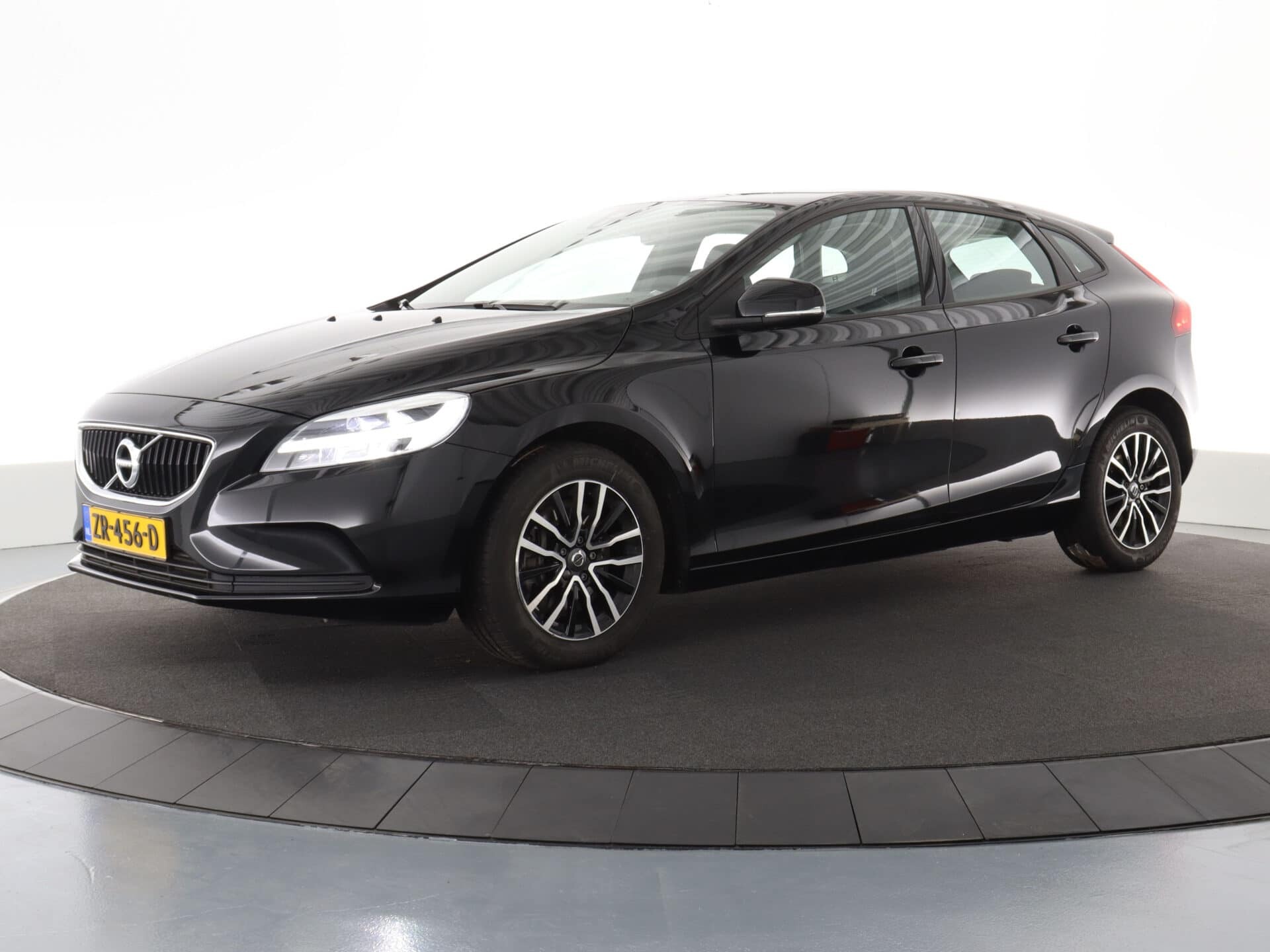 Volvo V40 T2 Polar+ Automaat | Blankert Shortlease