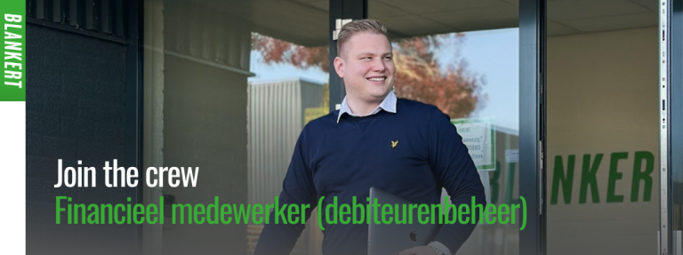 Man voor het Blankert pand